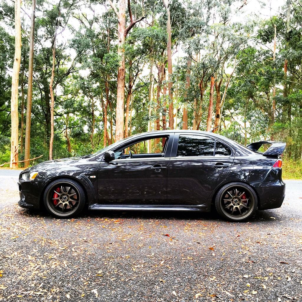 2010 Mitsubishi Lancer Evolution photo