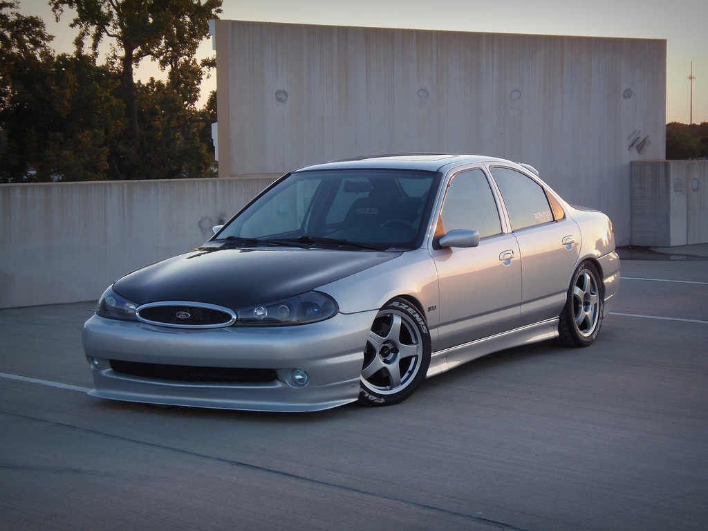 1999 Ford Contour photo