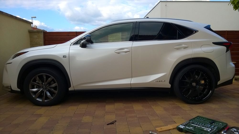 2015 Lexus NX 300h photo