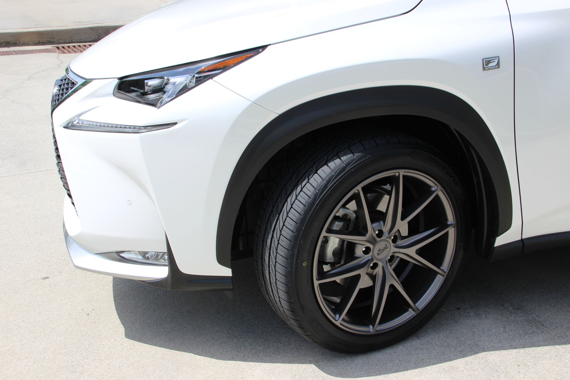 2015 Lexus NX 300h photo