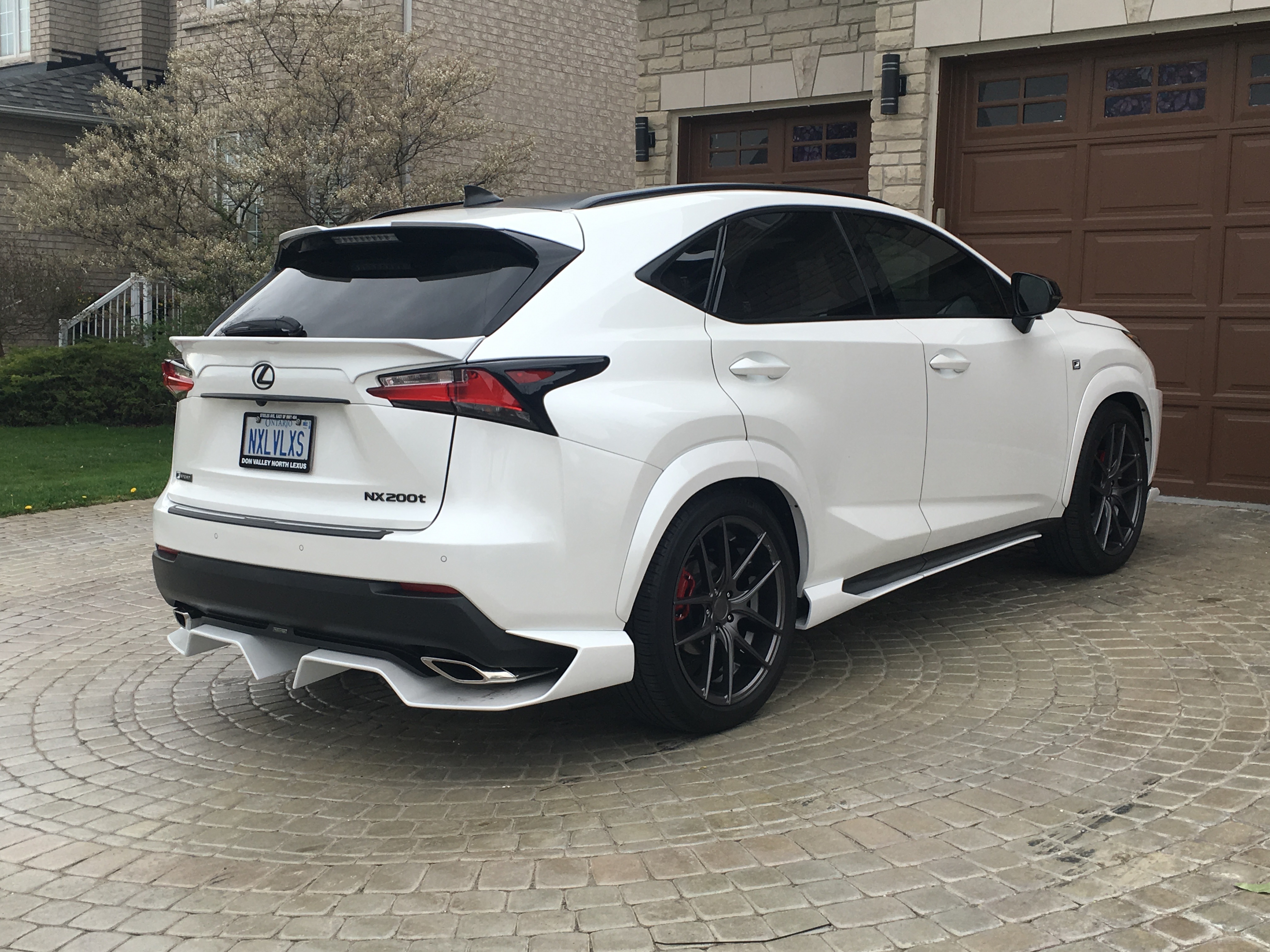 2016 Lexus NX 300h photo