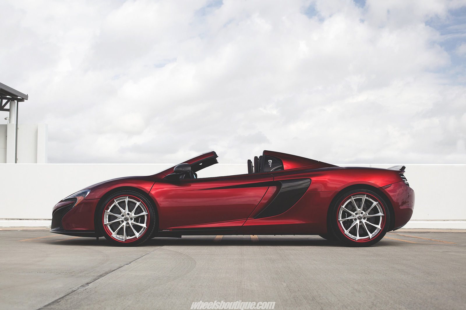 2015 McLaren 650S photo
