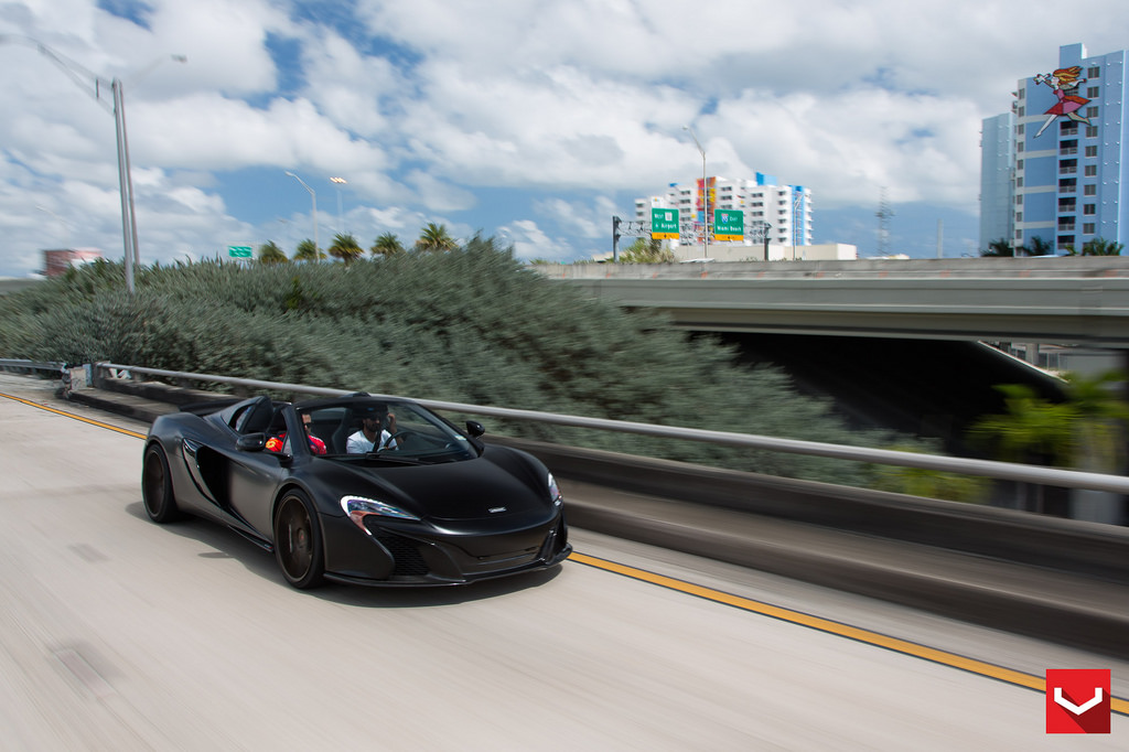 2015 McLaren 650S photo
