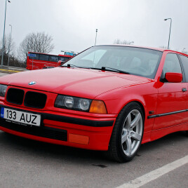 1995 BMW  323