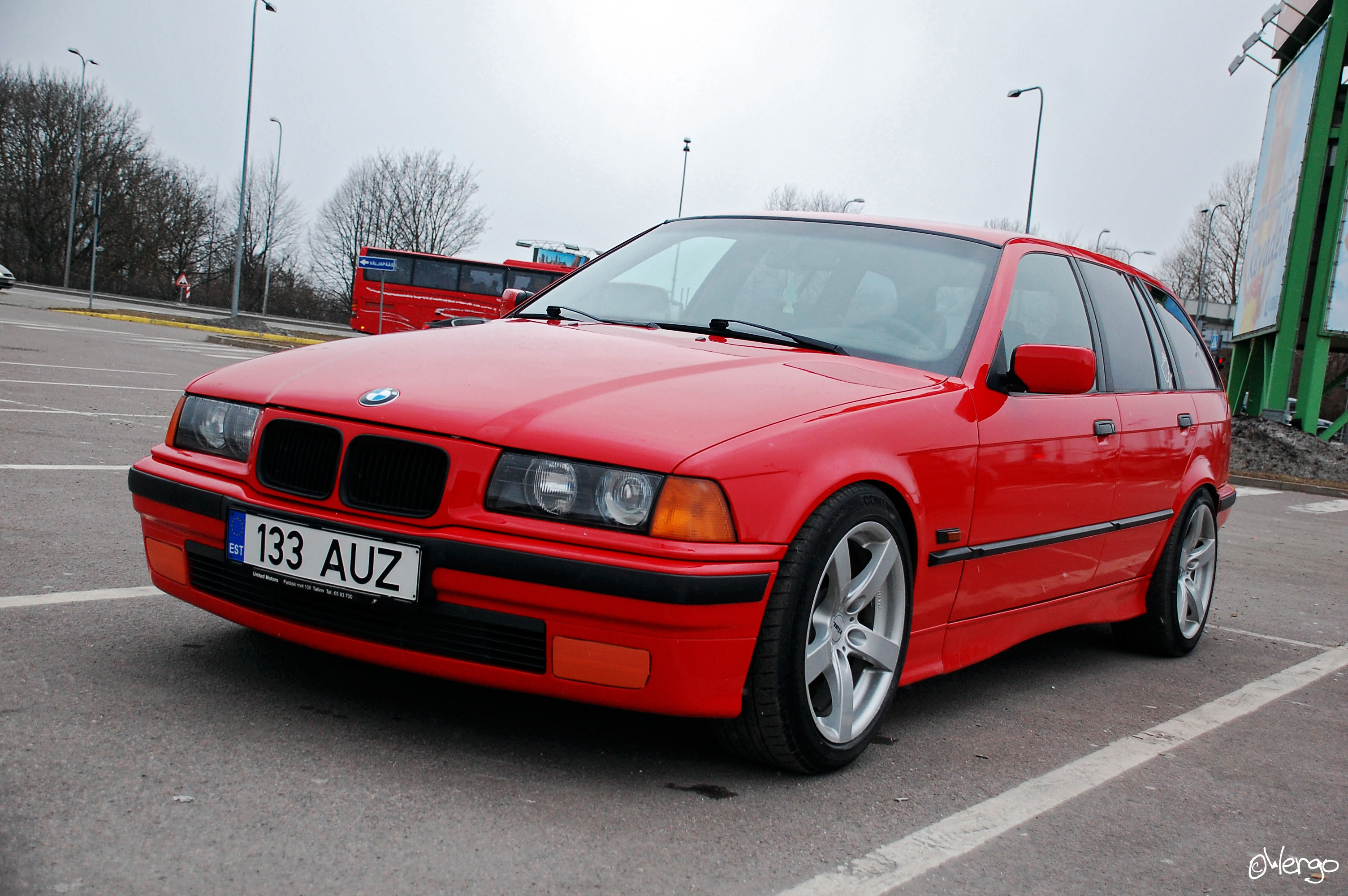 1995 BMW  323 photo