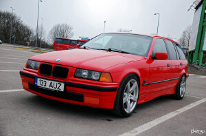 1995 BMW  323