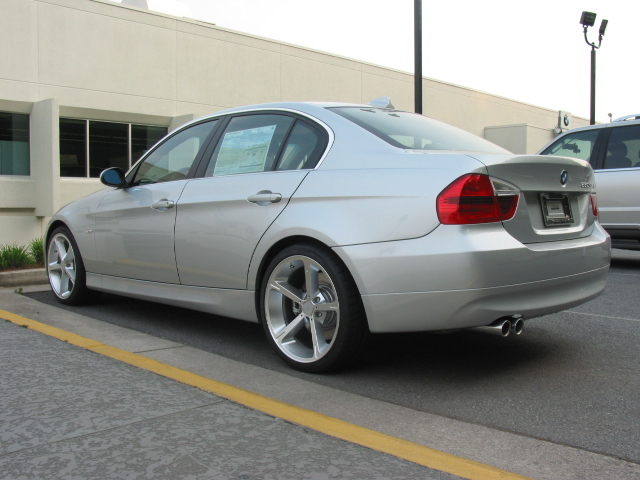 2005 BMW 330 photo