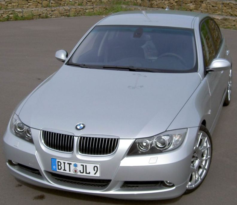 2005 BMW 330 photo
