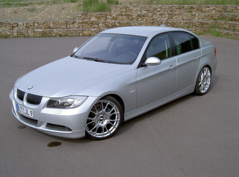2005 BMW 330 photo