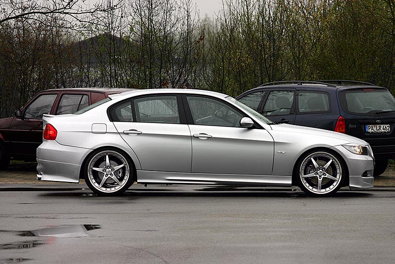 2005 BMW 330 photo
