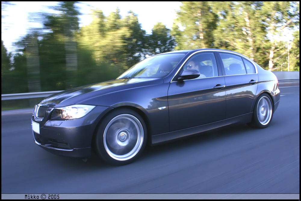 2005 BMW 325 photo