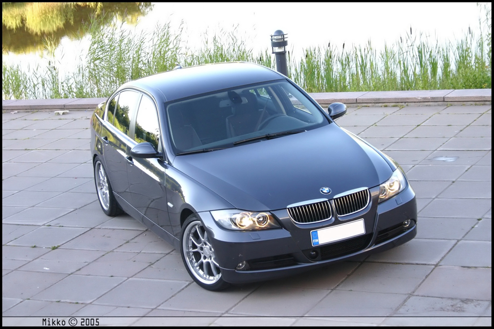 2005 BMW 325 photo