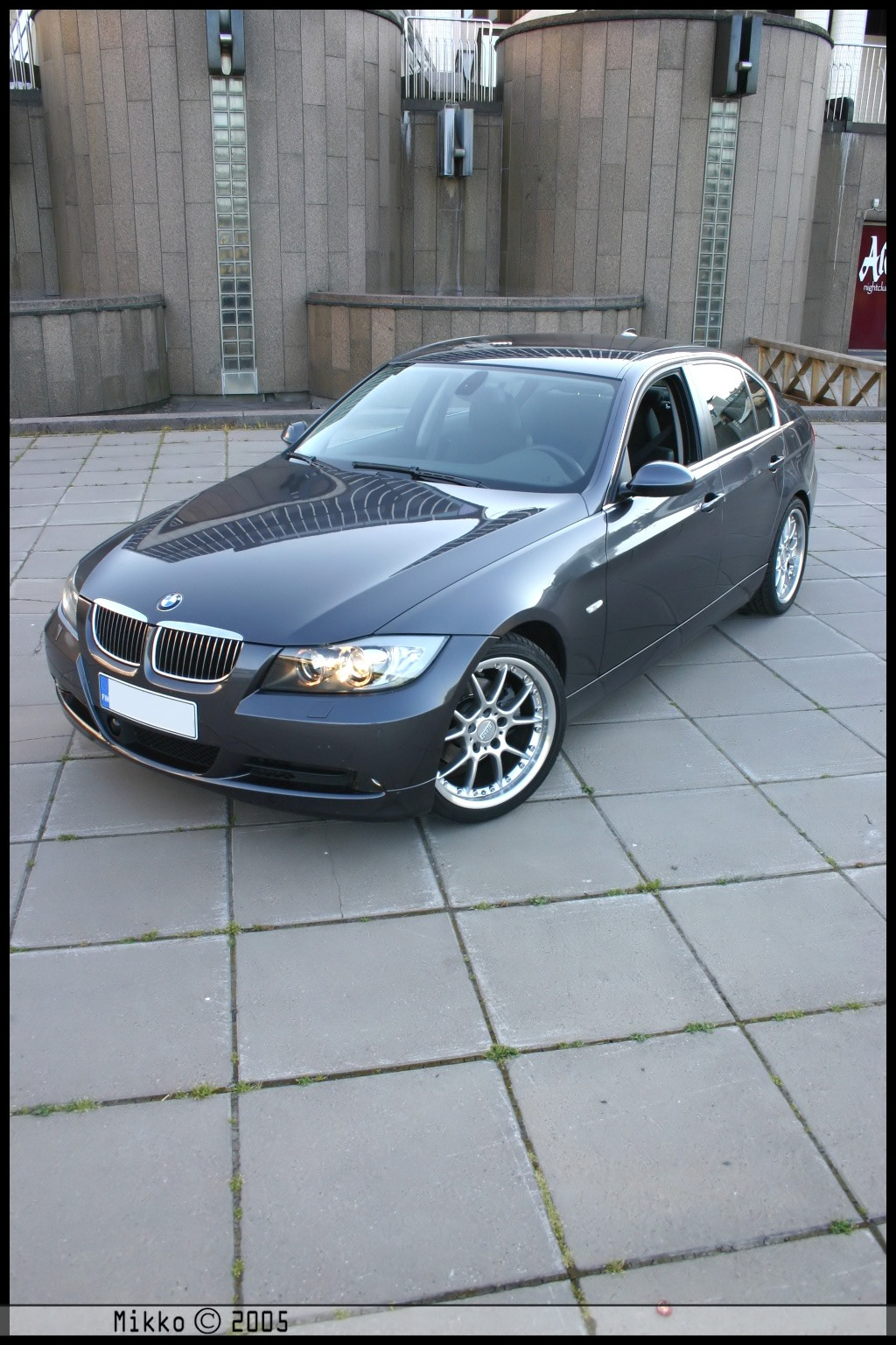 2005 BMW 325 photo