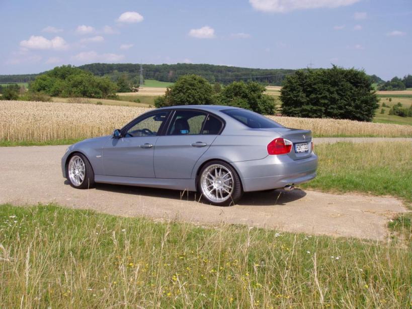 2005 BMW 325 photo