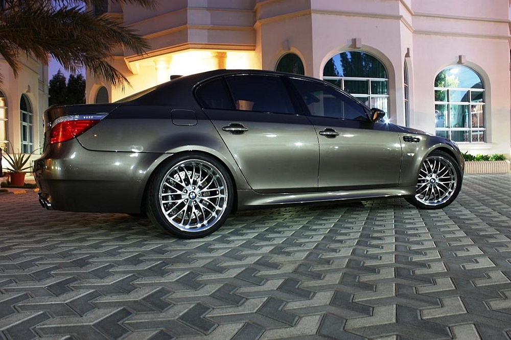 2010 BMW M5 photo