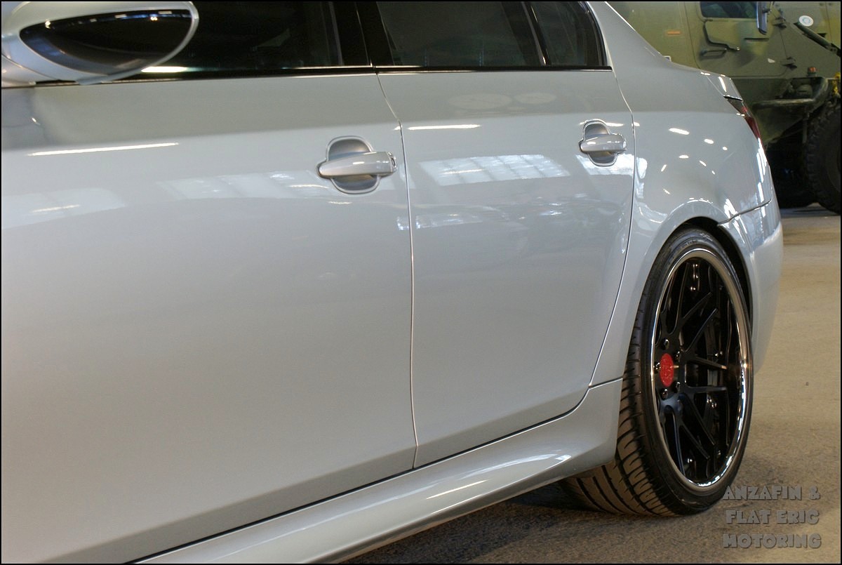 2010 BMW M5 photo