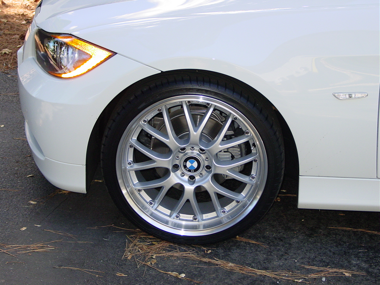 2005 BMW 325 photo