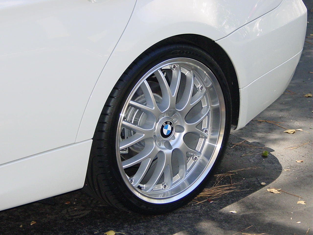 2005 BMW 325 photo