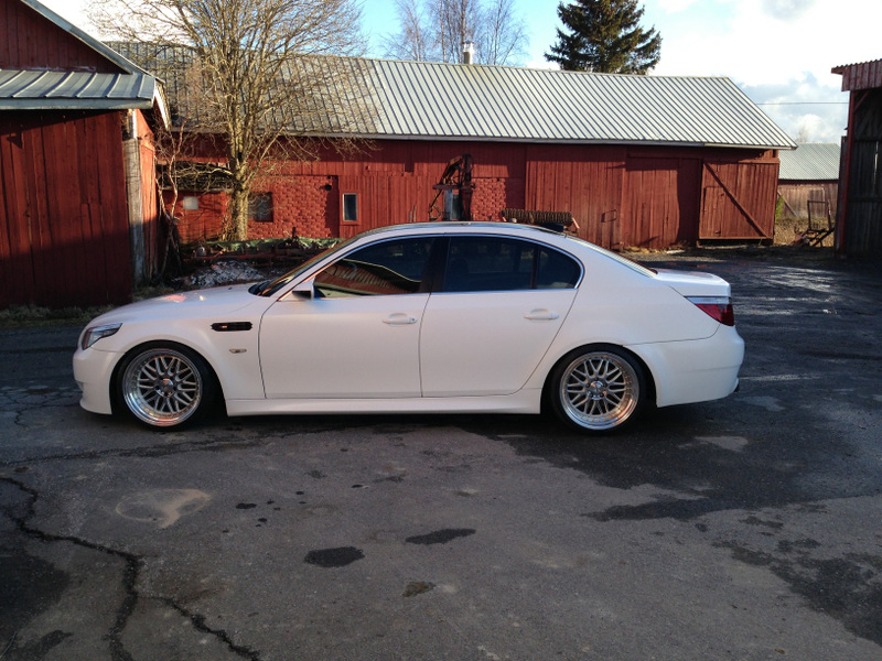 2010 BMW M5 photo