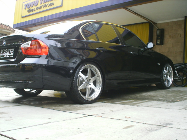 2006 BMW 325 photo