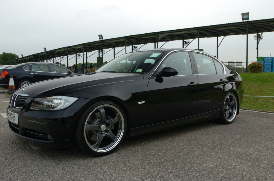 2006 BMW 330 photo