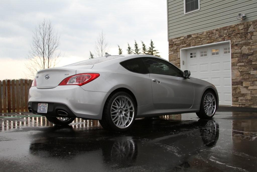 2010 Hyundai Genesis Coupe photo