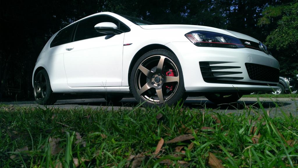 2014 Volkswagen GTI photo