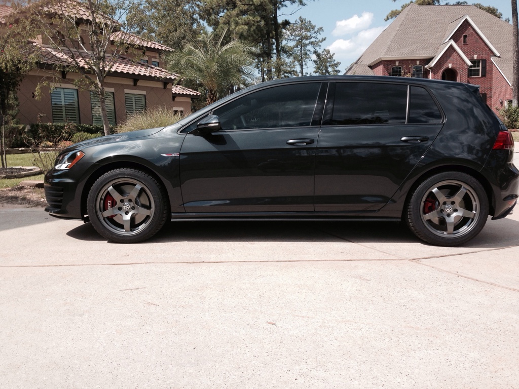 2014 Volkswagen GTI photo
