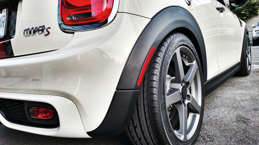 2011 MINI Cooper S photo