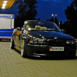 2002 BMW 330