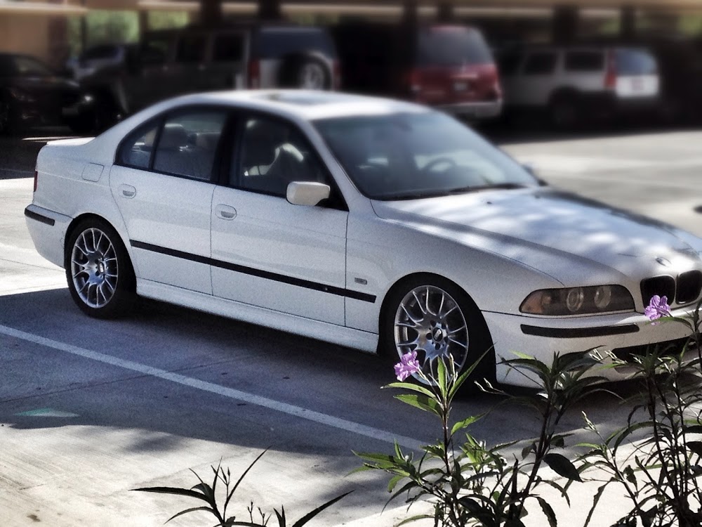 2000 BMW 528 photo