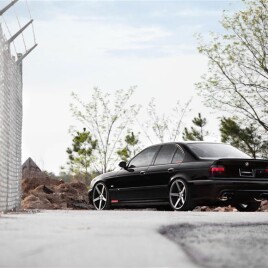 2000 BMW 528