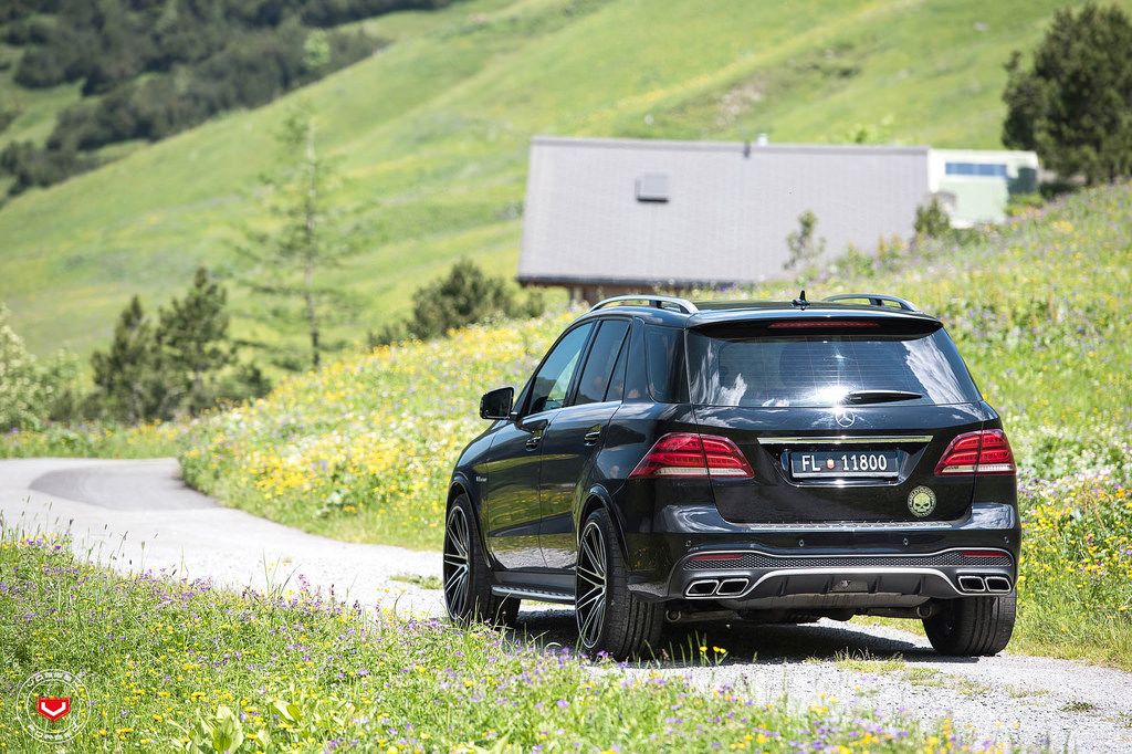 2016 Mercedes-Benz AMG GLE63 photo