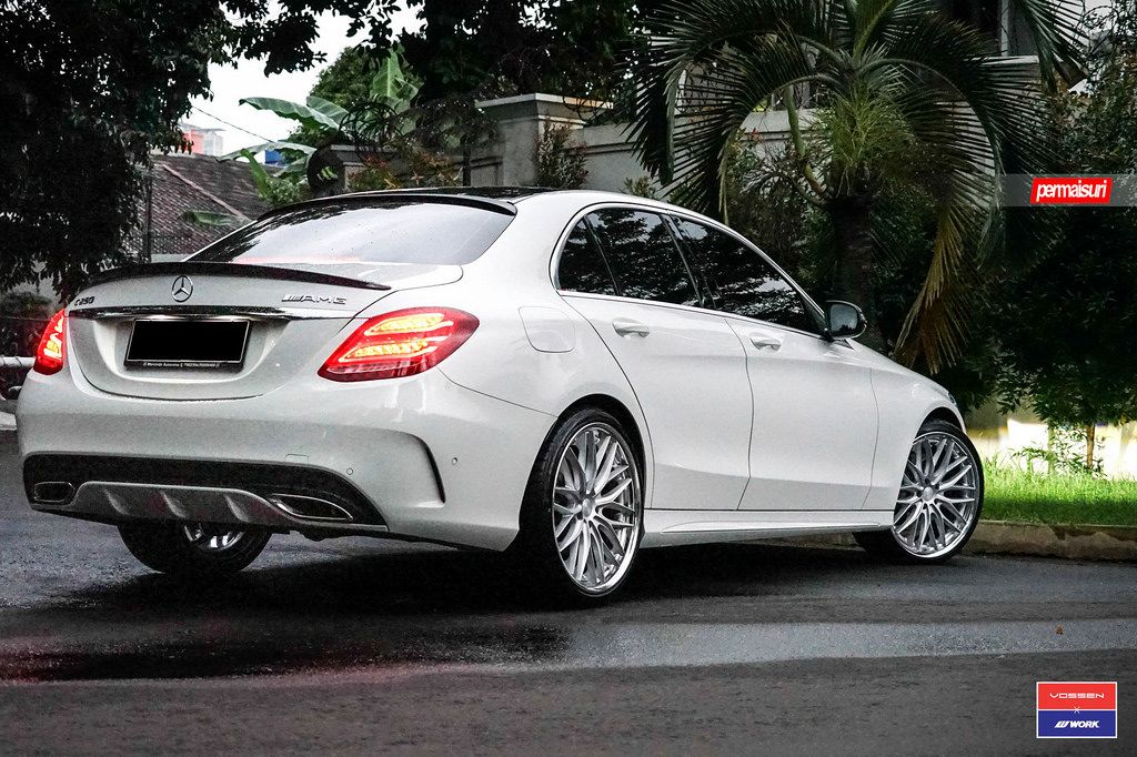 2016 Mercedes-Benz C-Class photo