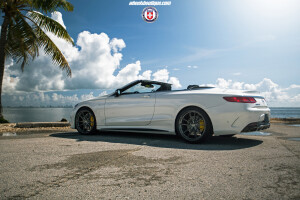 2017 Mercedes-Benz AMG S63
