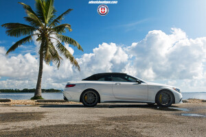 2017 Mercedes-Benz AMG S63