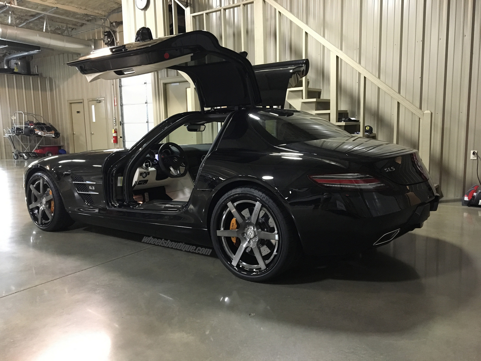 2015 Mercedes-Benz SLS AMG photo