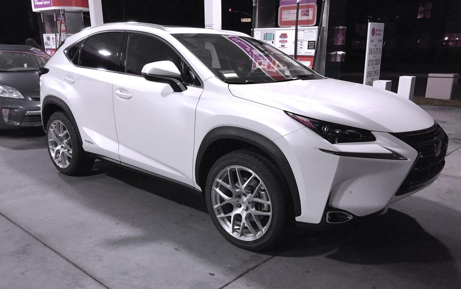 2015 Lexus NX 300h photo