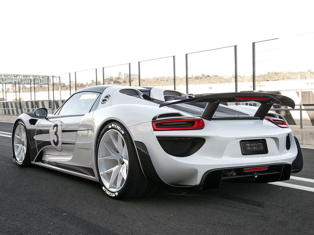 2015 Porsche 918 Spyder photo