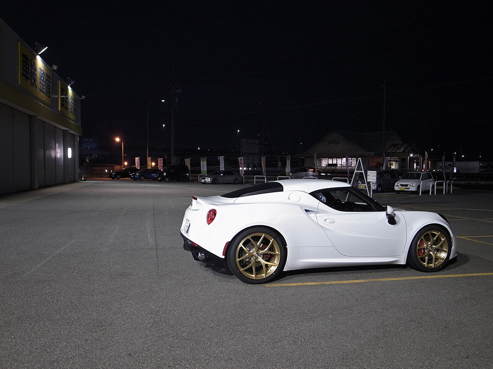 2016 Alfa Romeo 4C photo