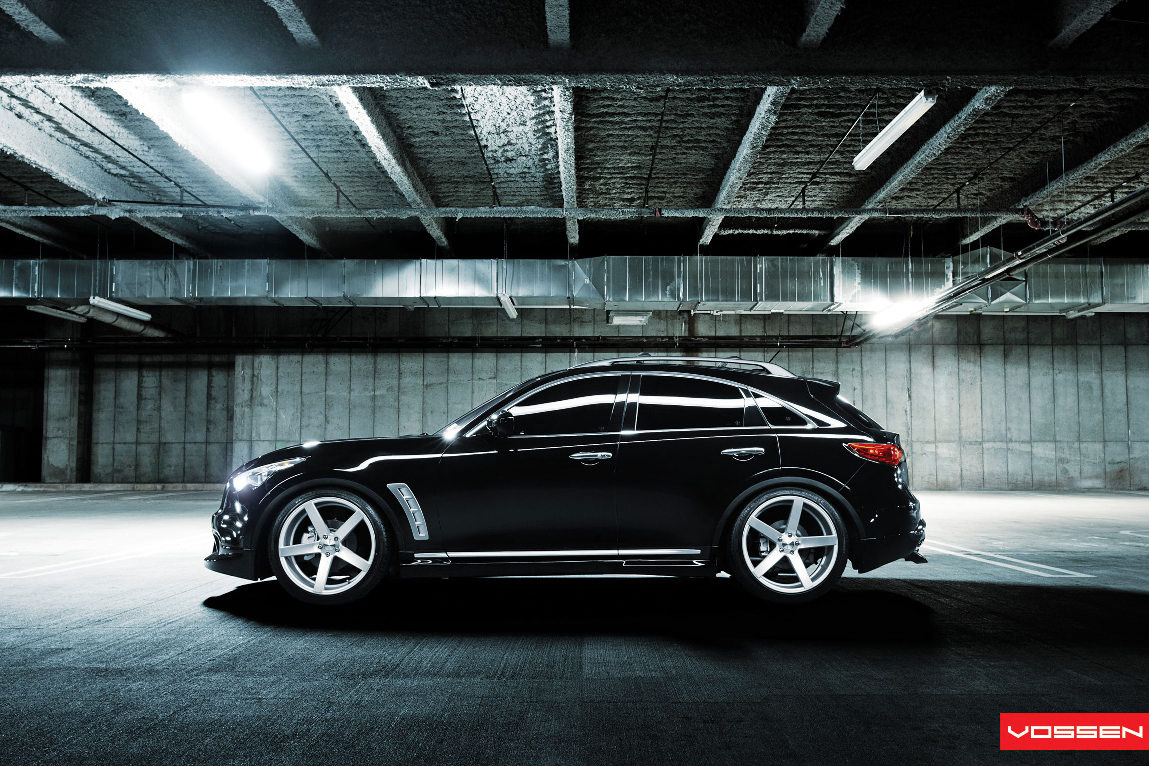 2015 Infiniti QX70 photo