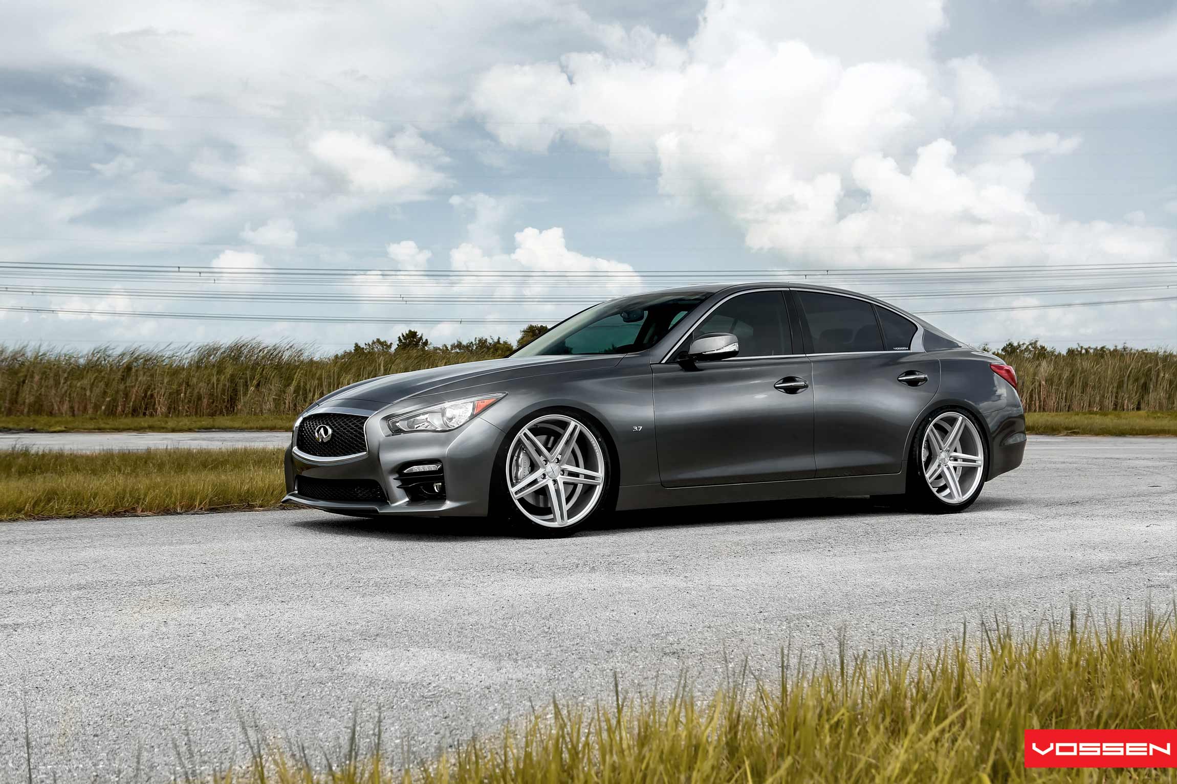 2016 Infiniti Q50 photo