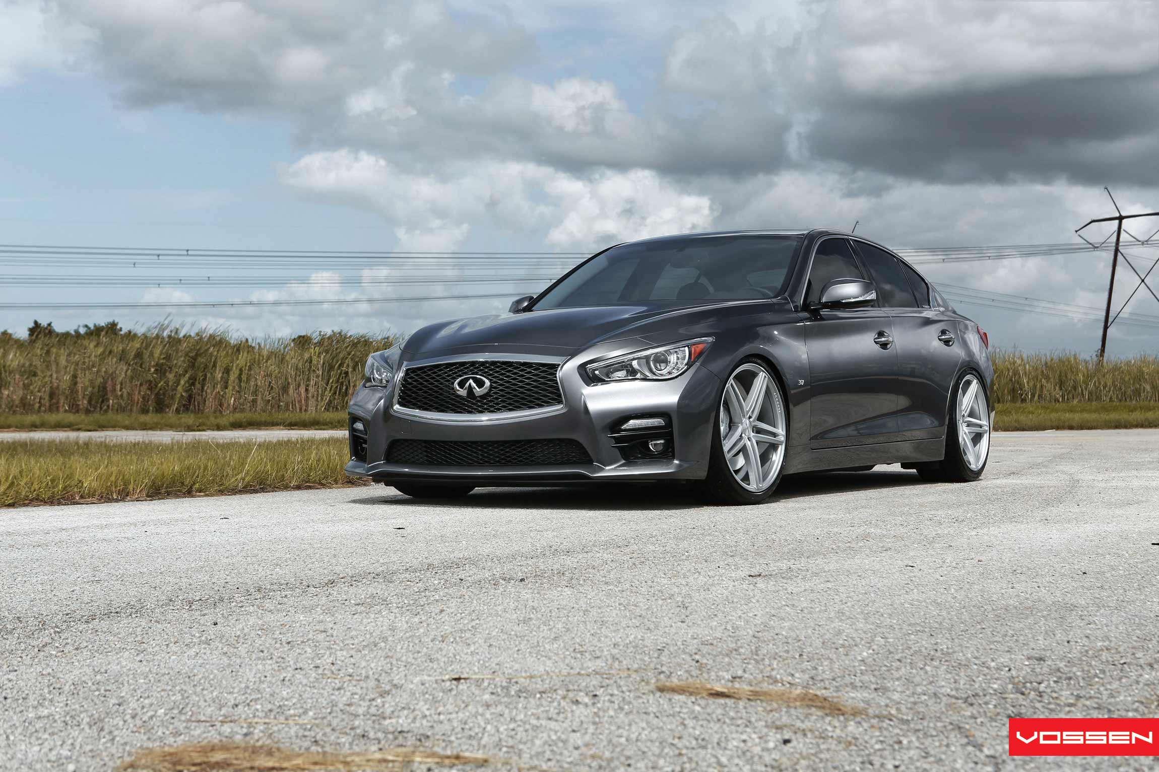 2016 Infiniti Q50 photo