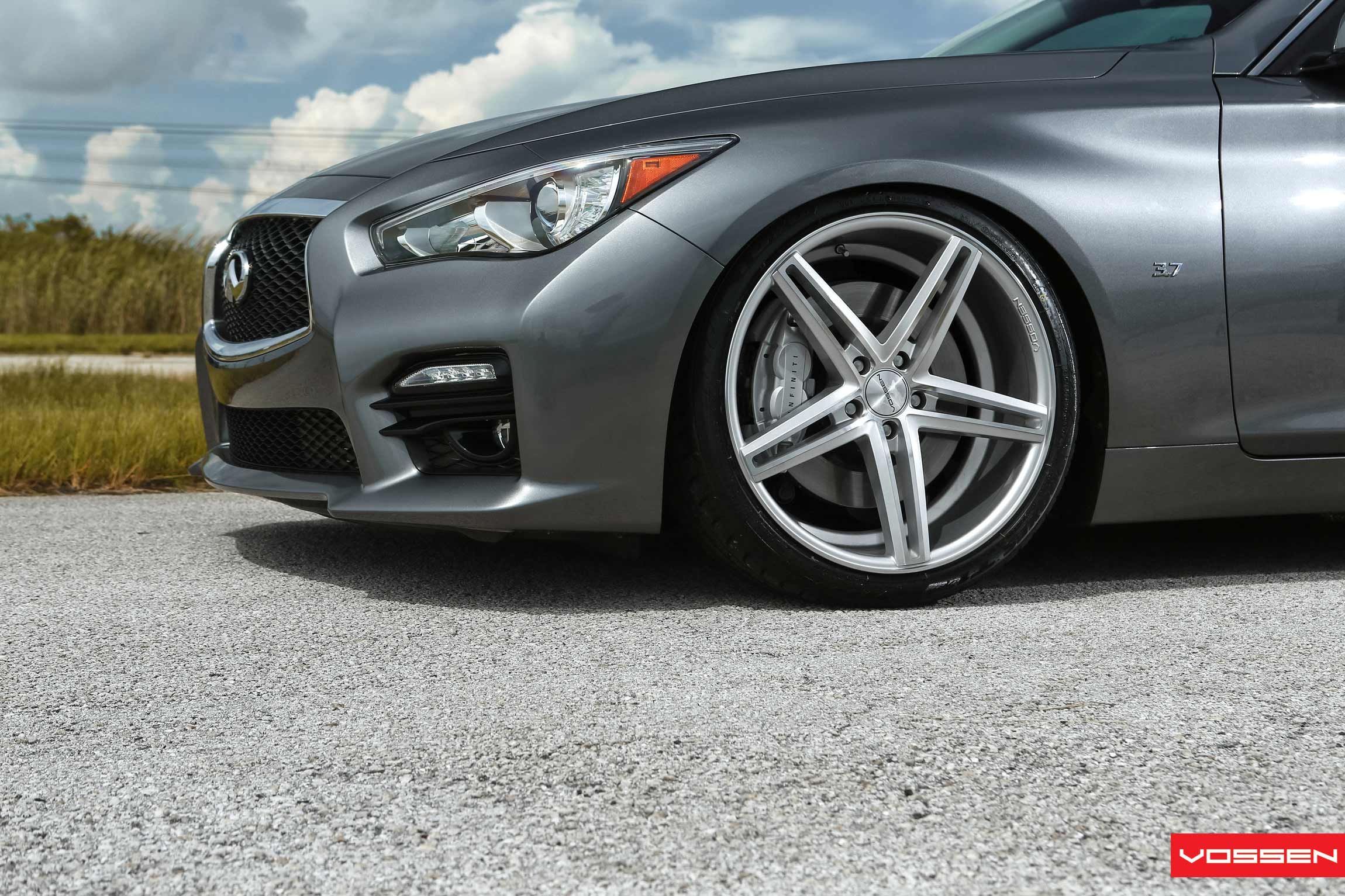 2016 Infiniti Q50 photo