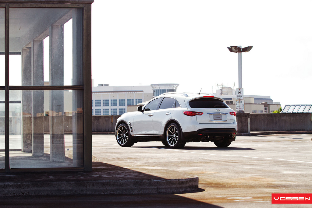 2011 Infiniti FX35 photo