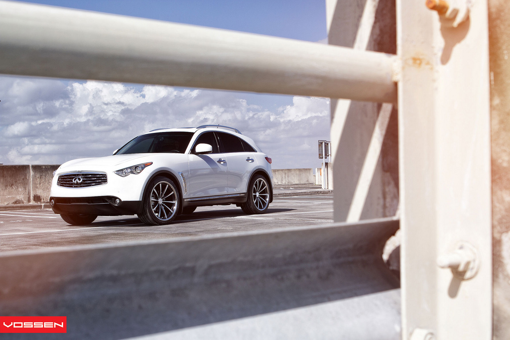 2011 Infiniti FX35 photo