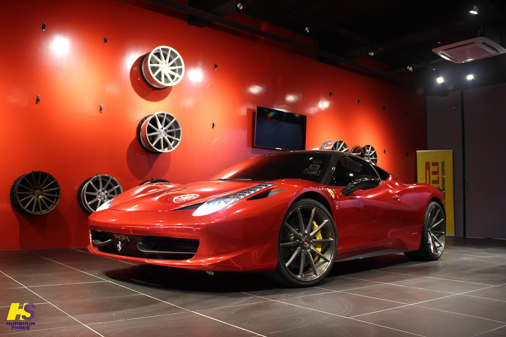 2015 Ferrari 458 Italia photo