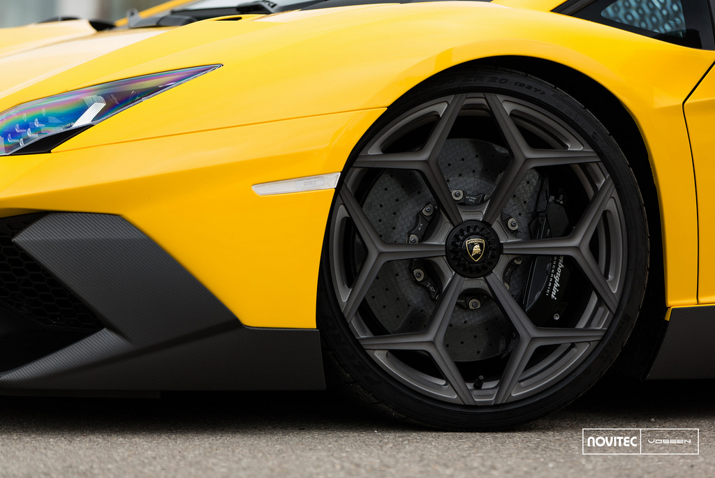 2014 Lamborghini Aventador photo