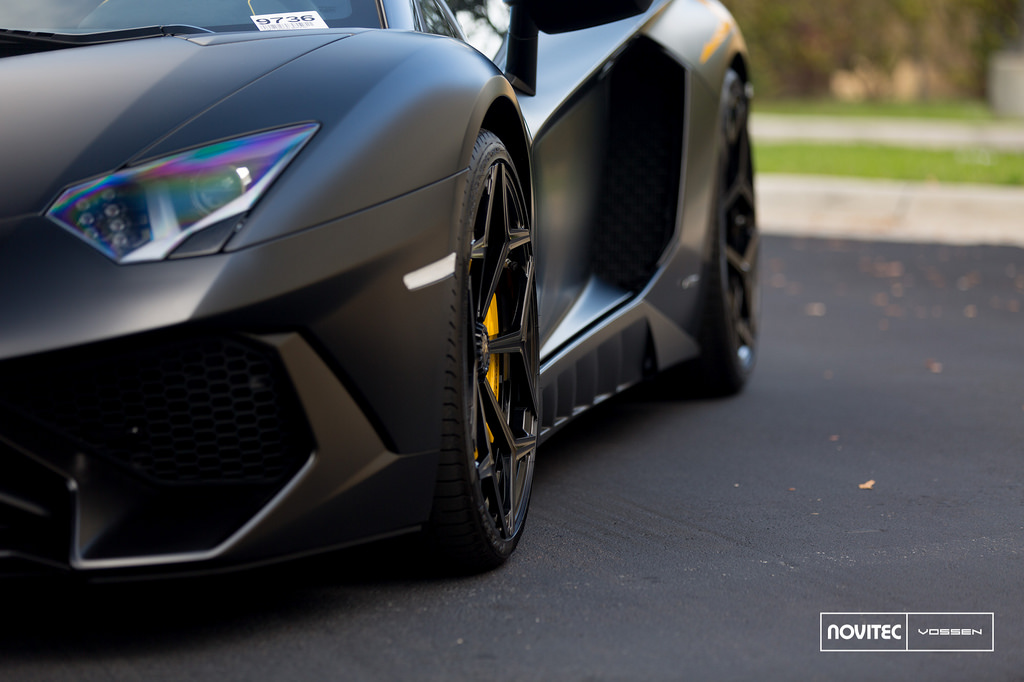 2014 Lamborghini Aventador photo