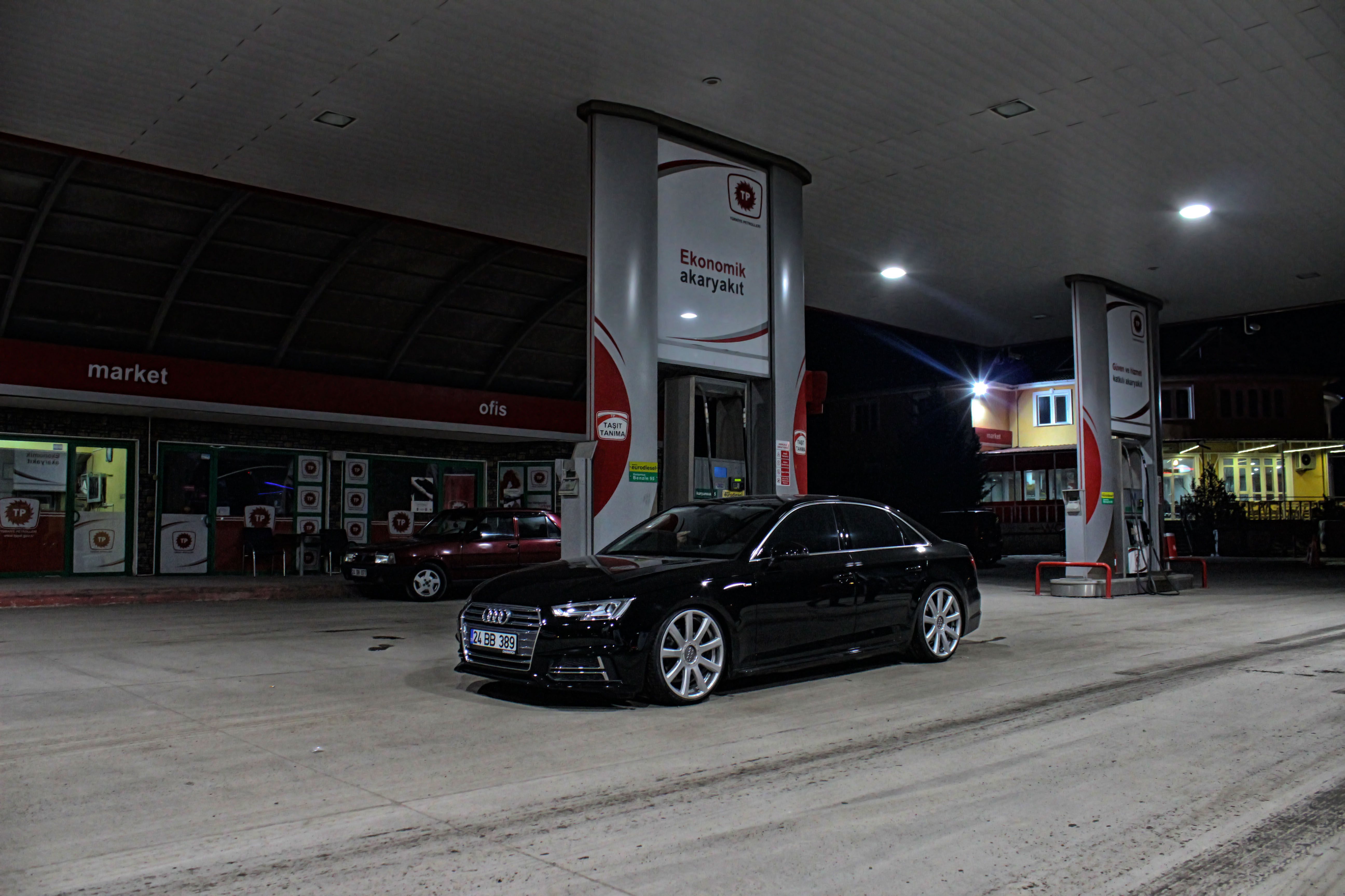 2016 Audi A4 photo